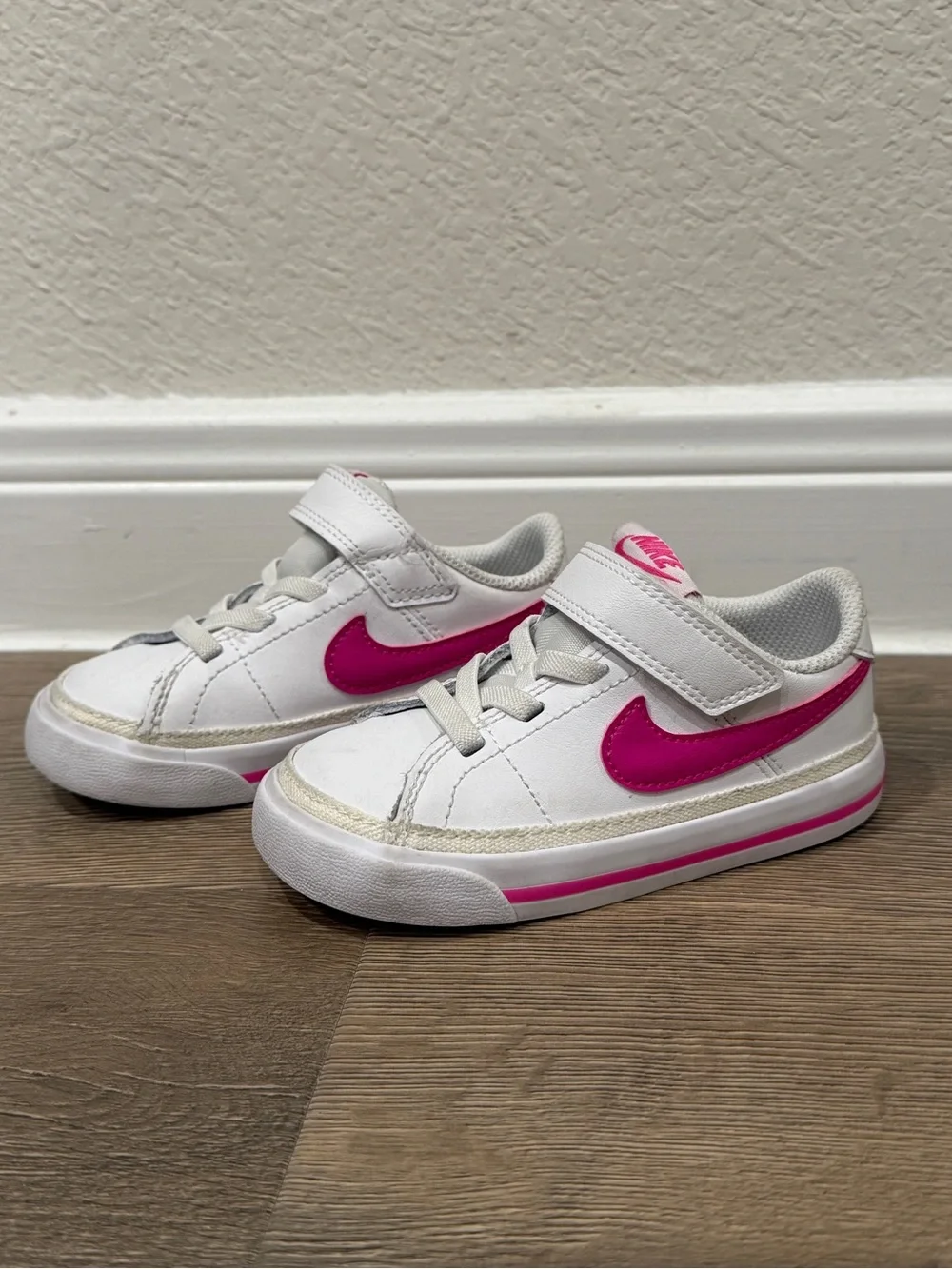 Nike court legacy sneakers pink & white toddler girls 7c
